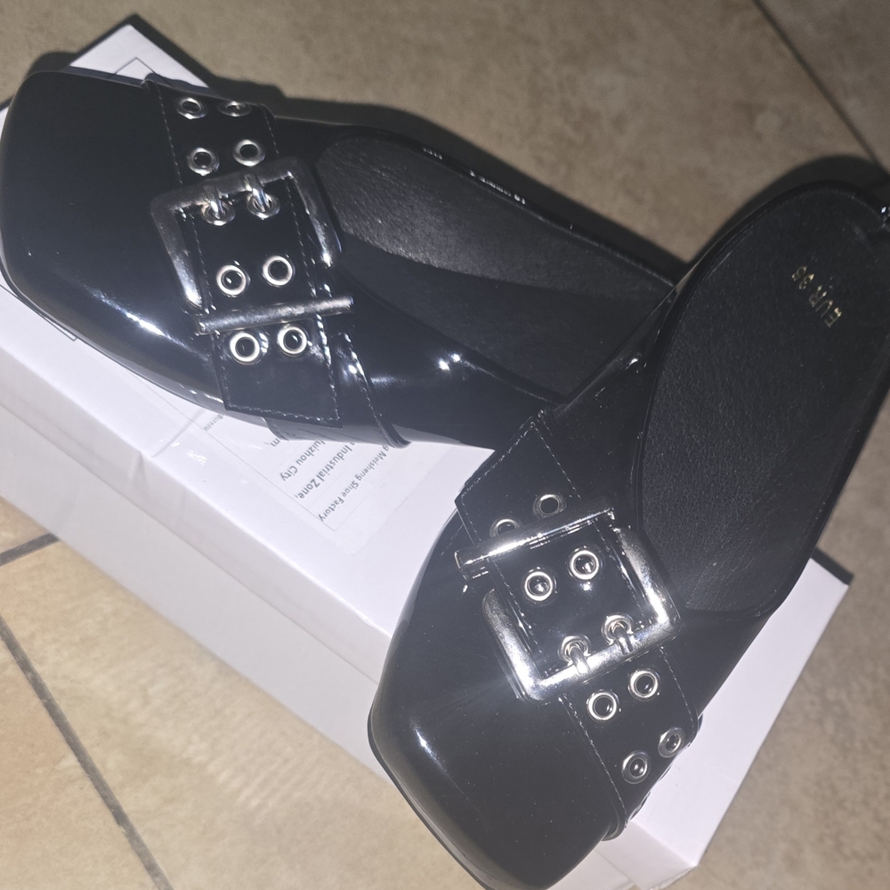 Black Patent Leather Belt Buckle Shoes - Picture 3 of 5